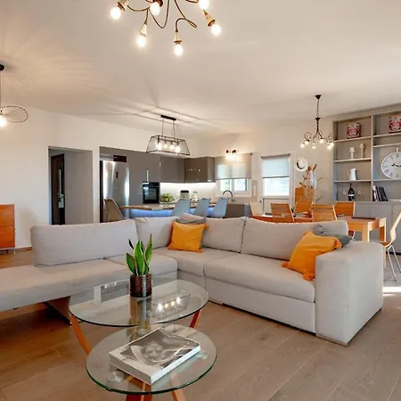 別荘 Semeli Art House 2