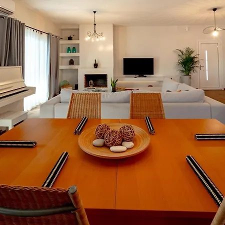 Semeli Art House 2 بيت للعطل *